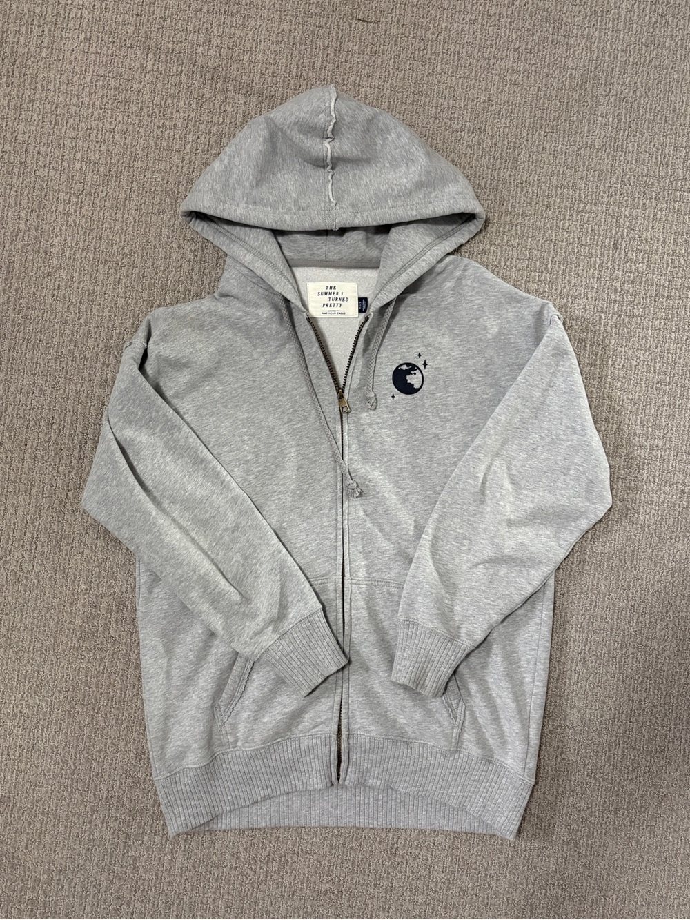 The Summer I Turned Pretty x American Eagle Hoodie - Picture 2 of 3